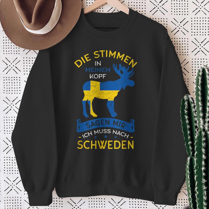 Die Stimmen In Meinem Kopf Sagen Mir Ich Muss Nach Schweden Sweatshirt Geschenke für alte Frauen