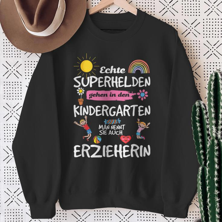 Echte Superhelden Ggehen In Kindergarten Go In Kindergarten Sweatshirt Geschenke für alte Frauen