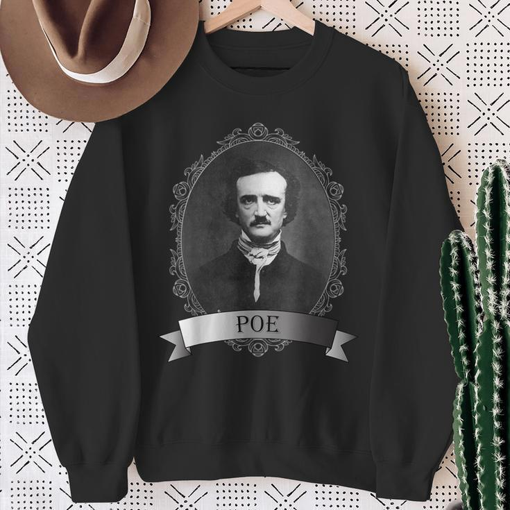 Edgar Allan Poe Portrait Sweatshirt Geschenke für alte Frauen