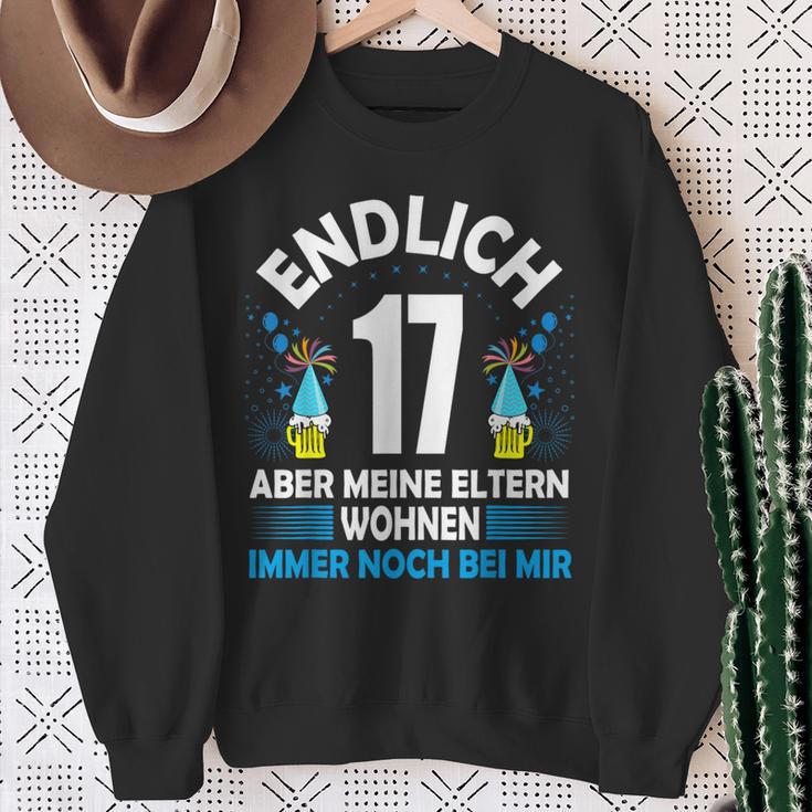 Endlich 17 Aber Meine Eltern Wohnen Noch Bei Mir Sweatshirt Geschenke für alte Frauen