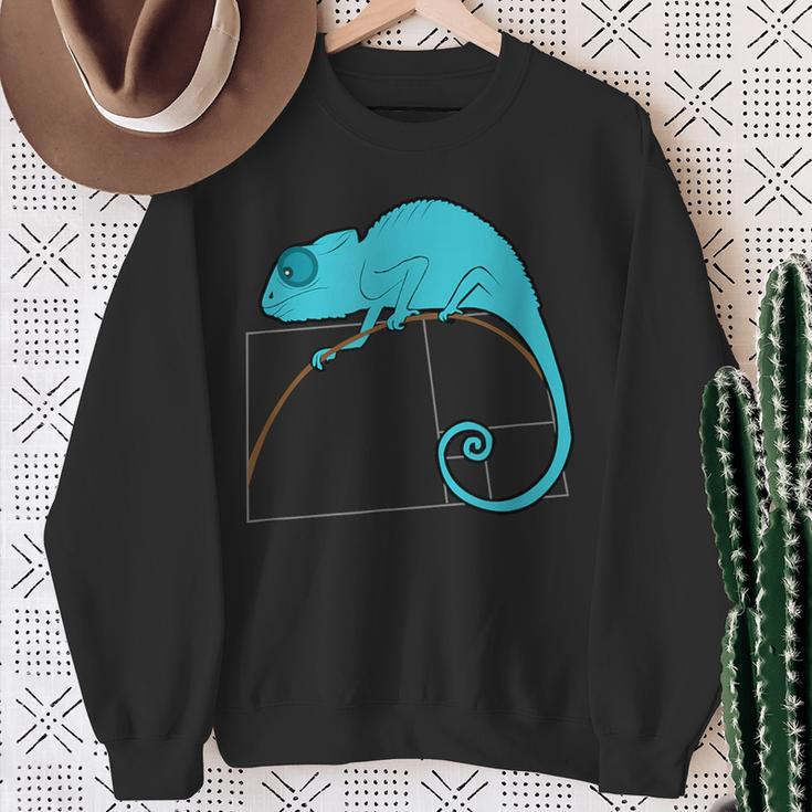 Fibonacci Chameleon Sweatshirt Geschenke für alte Frauen