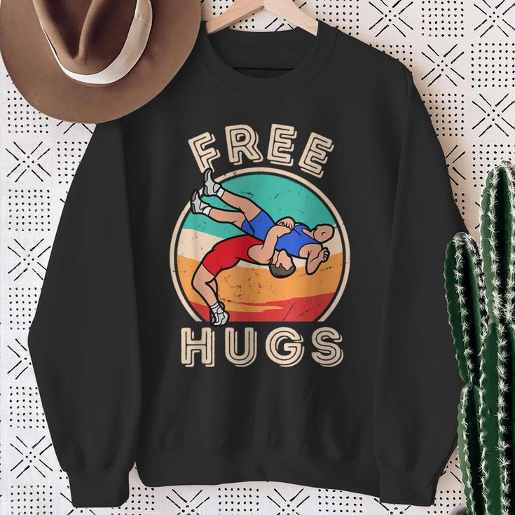 Free Hugs Wrestling Wrestling Coach Vintage Wrestle Sweatshirt Gifts for Old Women