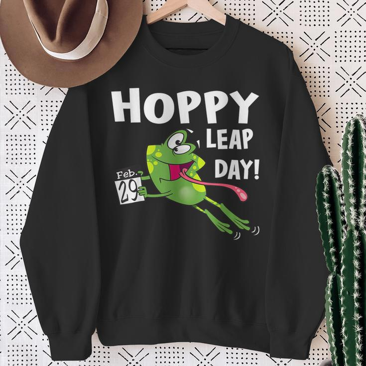 Frog Hoppy Leap Day February 29 Leap Year Birthday Sweatshirt Gifts for Old Women