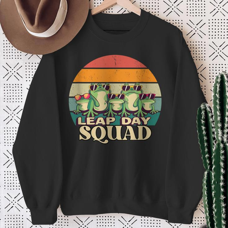 Frog Lover Leap Day Squad February 29 Cool Retro Style Sweatshirt Gifts for Old Women