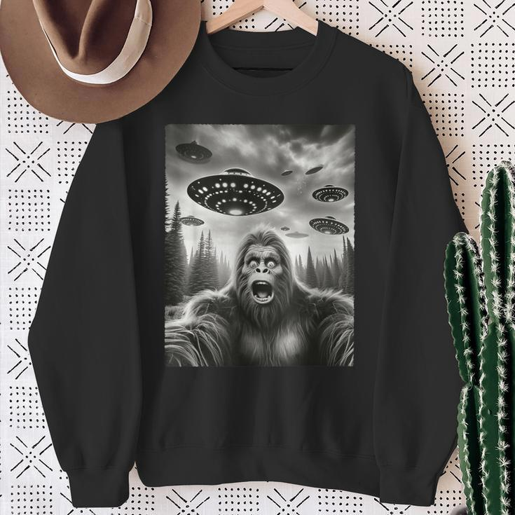 Space Meme Bigfoot Selfie With Ufos Sasquatch Alien Sweatshirt Gifts for Old Women