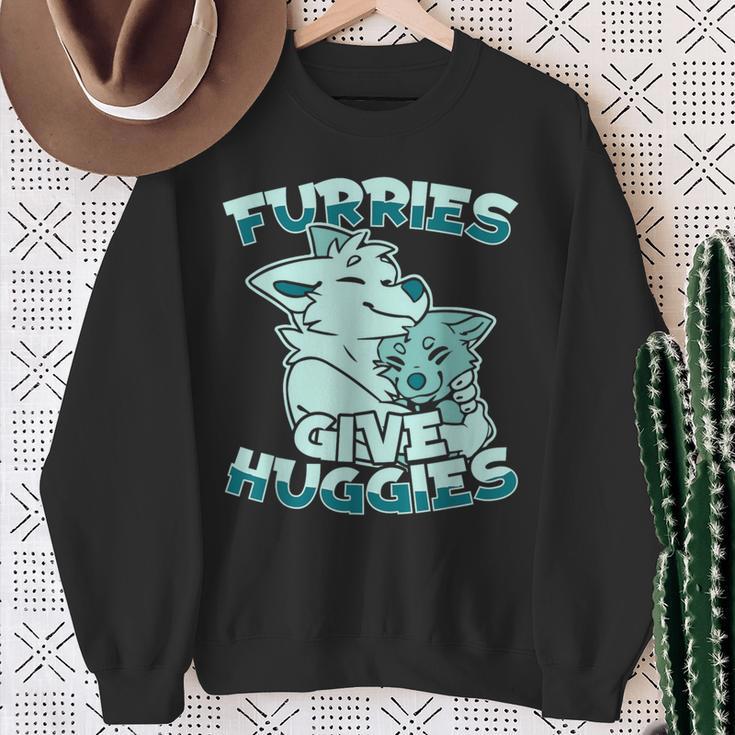 Fursuits Hugging Furs Fursona Fursuiter Furry Fandom Sweatshirt Geschenke für alte Frauen