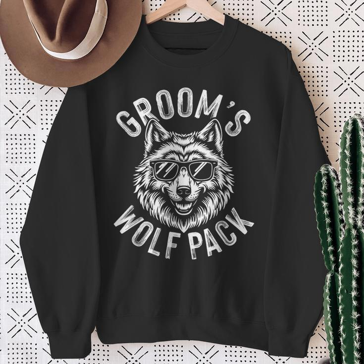 Groom's Wolf Pack Groomsmen Party Team Groom Sweatshirt Gifts for Old Women