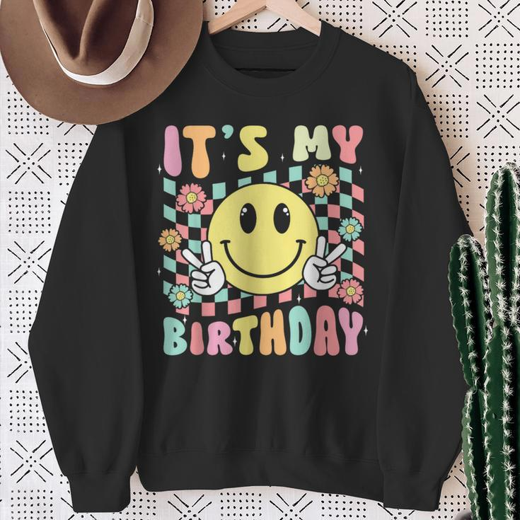 Groovy It's My Birthday Retro Smile Face Bday Party Hippie Sweatshirt Gifts for Old Women
