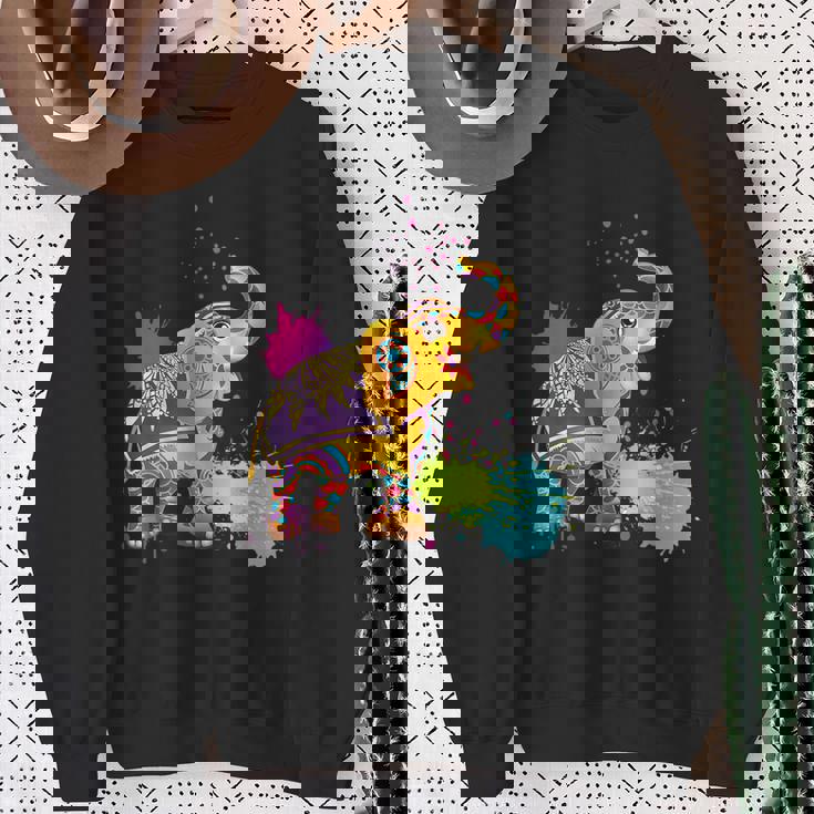 Happy Holi Couleurs Inde Printemps Hindou Elephant Holi Sweater e Cadeaux pour les femmes âgées