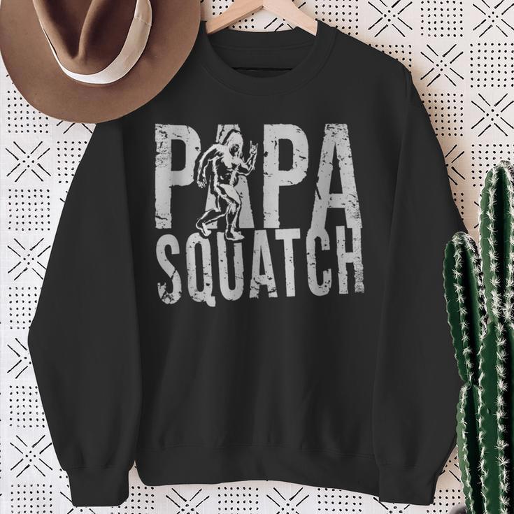 Herren Papa Sasquatch Bigfoot Papa Squatch Lustigeratertag Sweatshirt Geschenke für alte Frauen