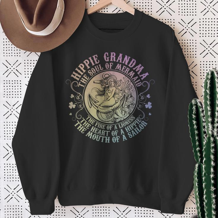 Hippie Oma Wie Eine Normale Oma Mit Soul Of Mermaid Sweatshirt Geschenke für alte Frauen