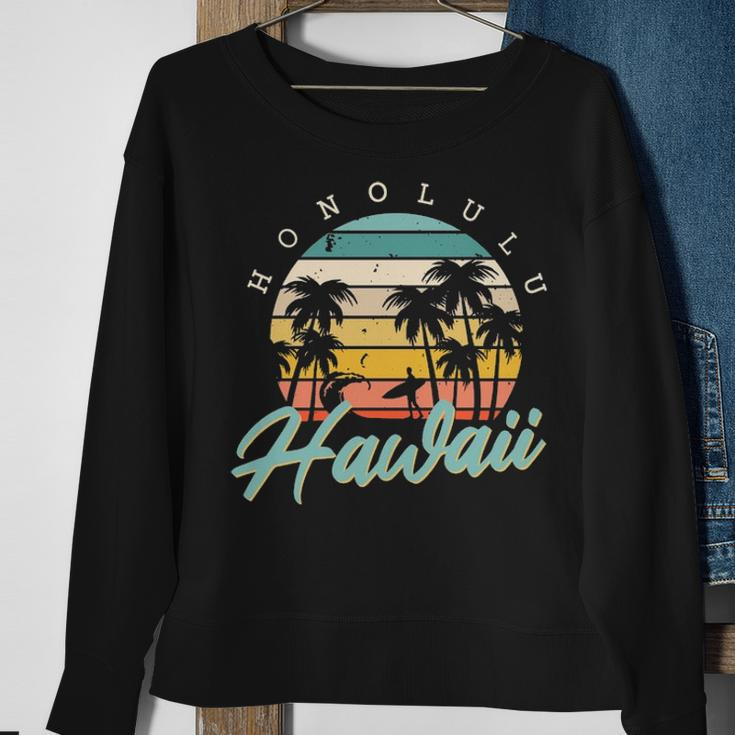 Honolulu Hawaii Surfing Oahu Island Aloha Sunset Palm Trees Sweatshirt Gifts for Old Women