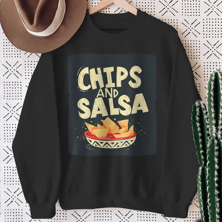 Hübsche Schale Mit Chips Und Spritziger Salsa Für Snacks Und Freunde Sweatshirt Geschenke für alte Frauen