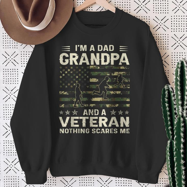 I'm A Dad Grandpa And Veteran Fathers Day American Flag Sweatshirt Gifts for Old Women