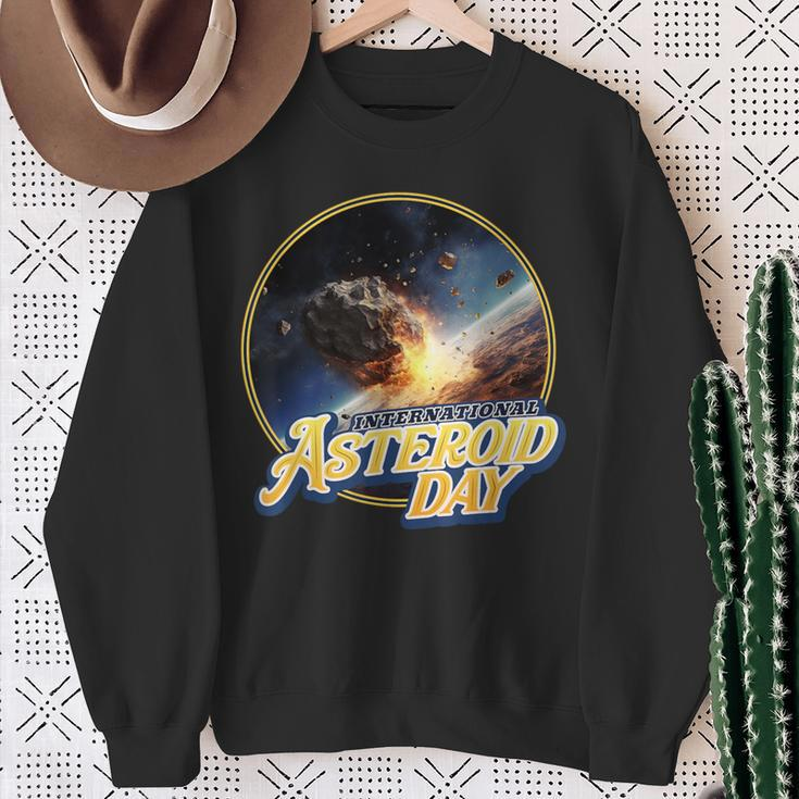 International Asteroid Day Meteor Lover Astronomer Sweatshirt Gifts for Old Women