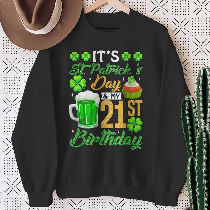 It's St Patrick's Day & My 21St Birthday Glass Of Beer Men Sweatshirt Gifts for Old Women