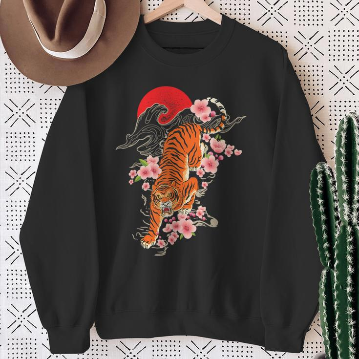 Japanese Tiger Zoologist Wild Animal Zoo Lover Safari Sweatshirt Gifts for Old Women