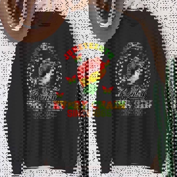Junenth Breaking Every Chain Since 1865 Independence Day Sweatshirt Gifts for Old Women