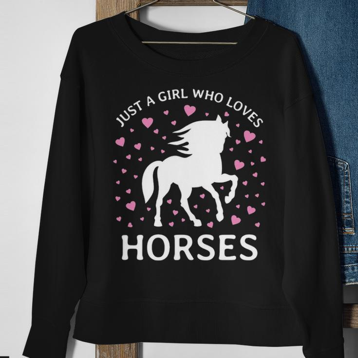 Just A Girl Who Loves Horses Cowgirl Horse Girl Riding Sweatshirt Gifts for Old Women