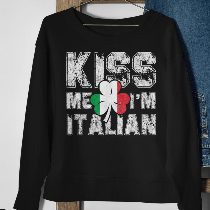 Kiss Me I'm Italian Great Saint Patrick's Day Sweatshirt Gifts for Old Women