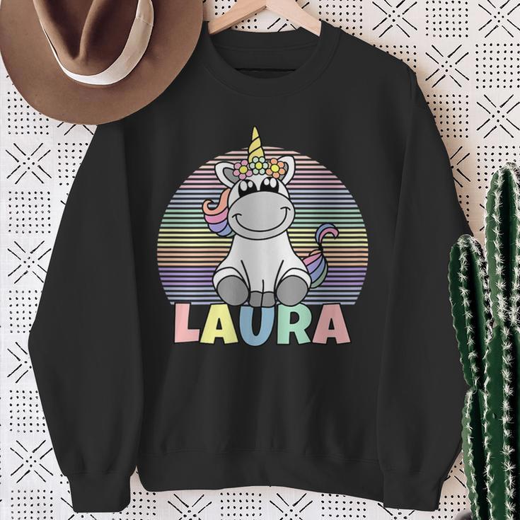 Laura Name Vorname Einhorn Regenbogen Personalisiert Sweatshirt Geschenke für alte Frauen