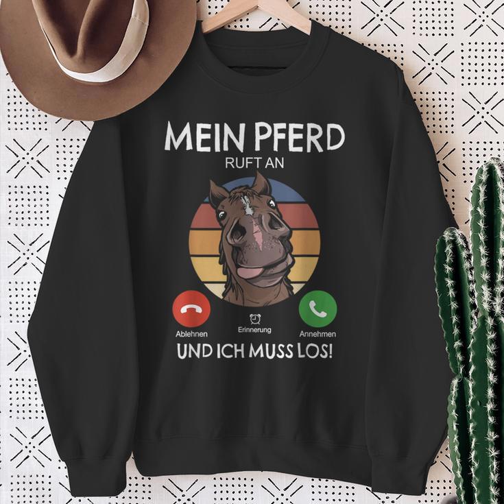 Mein Pferd Ruft An Und Ich Muss Los Reiterin Reiten Pferde German Sweatshirt Geschenke für alte Frauen