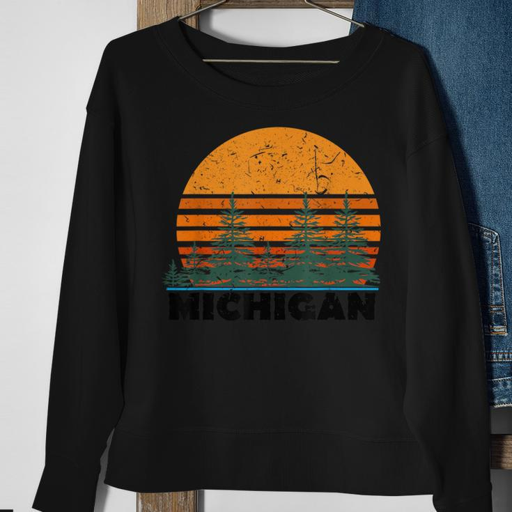 Michigan Vintage Retro Sunset Mi State Sweatshirt Gifts for Old Women
