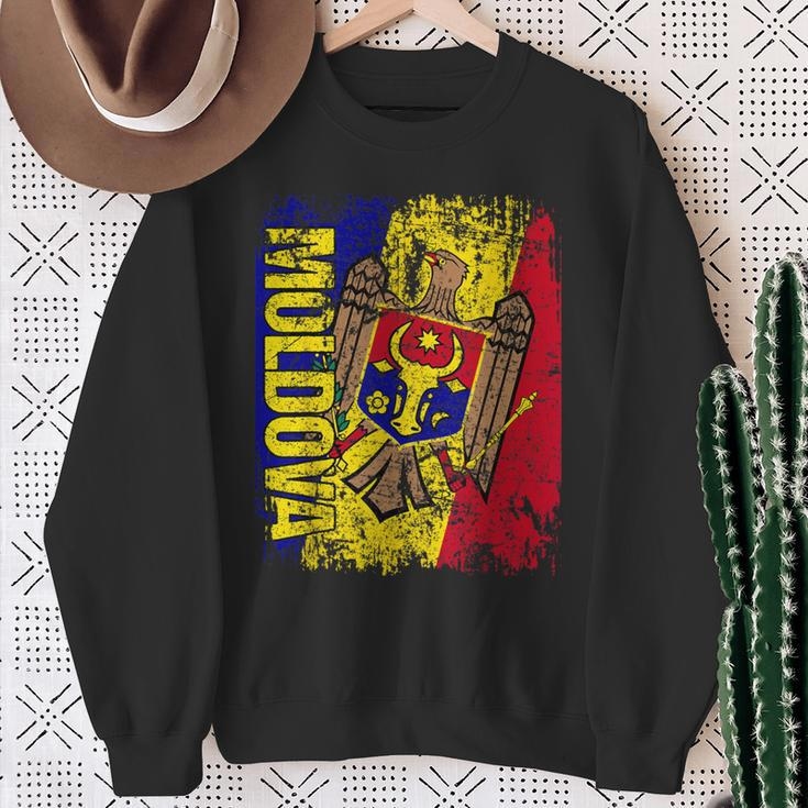 Moldova Flag Vintage Distressed Moldova Sweatshirt Gifts for Old Women