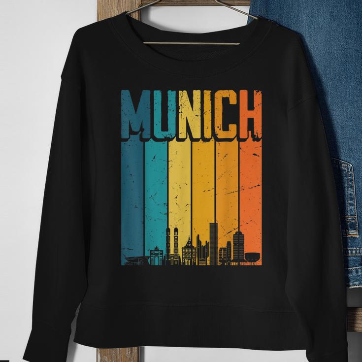 Munich Skyline Retro Vintage Souvenir Munich Sweatshirt Geschenke für alte Frauen