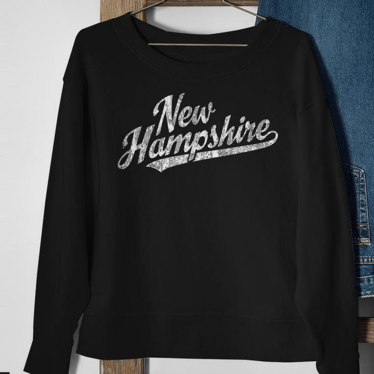 New Hampshire Nh Vintage Sports Script Retro Sweatshirt Gifts for Old Women