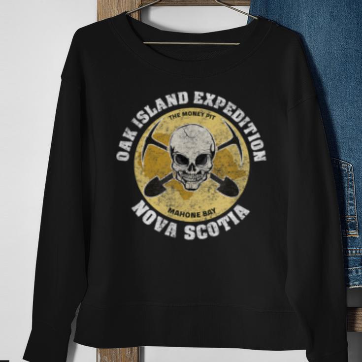 Oak Island Expedition Retro Templar Knight Skull Sweatshirt Gifts for Old Women