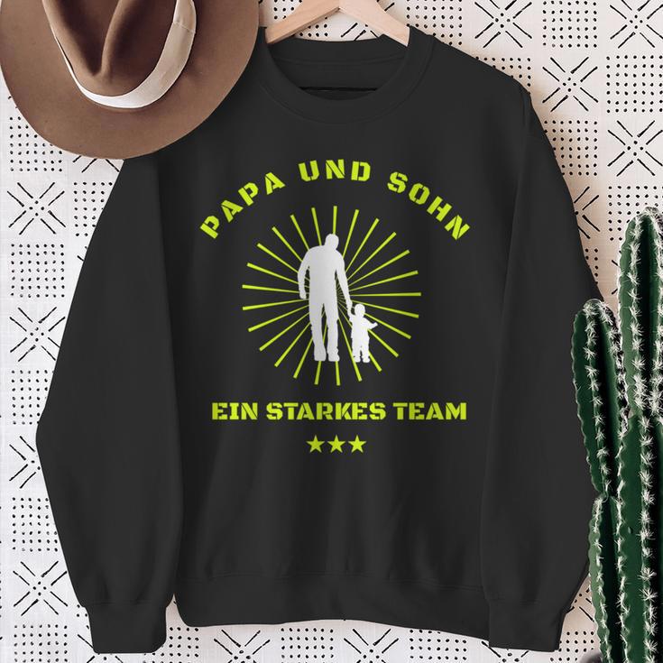 Papa & Sohn Ein Starkes Team Partnerlook Für Beide Sweatshirt Geschenke für alte Frauen