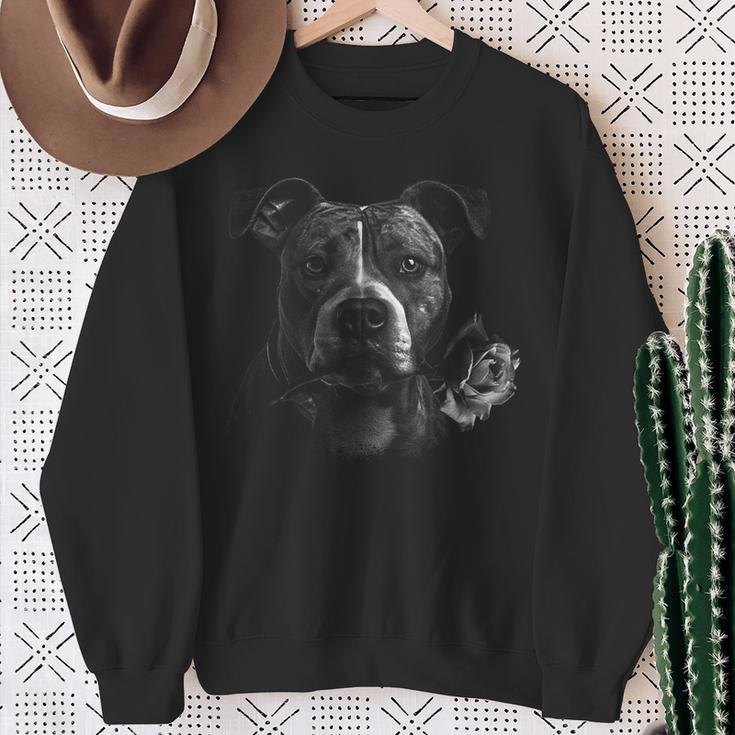 Plain Portrait Of Stafford Terrier And Rose Sweatshirt Geschenke für alte Frauen