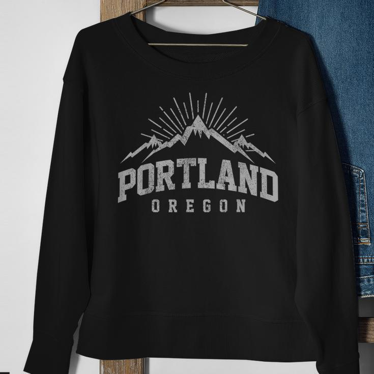 Portland Oregon Mountains Nature Outdoor Souvenir Sweatshirt Gifts for Old Women