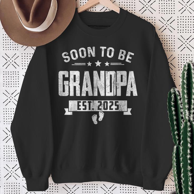 Promoted To Grandpa Est 2025 Fathers Day To New Papa Sweatshirt Gifts for Old Women