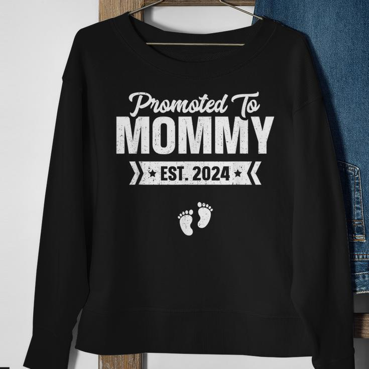 Promoted To Mommy Est 2024 Baby For New Mommy Sweatshirt Gifts for Old Women
