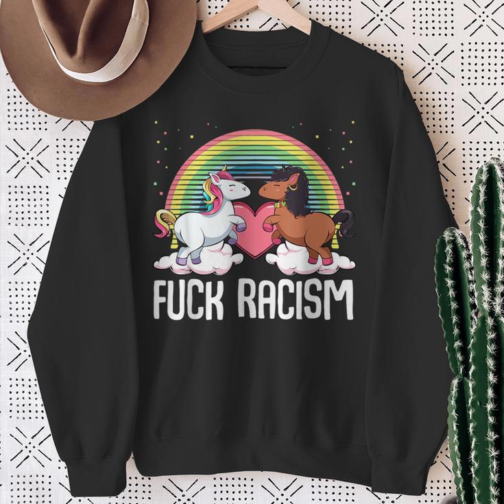 Racism Unicorn Anti Racism Sweatshirt Geschenke für alte Frauen