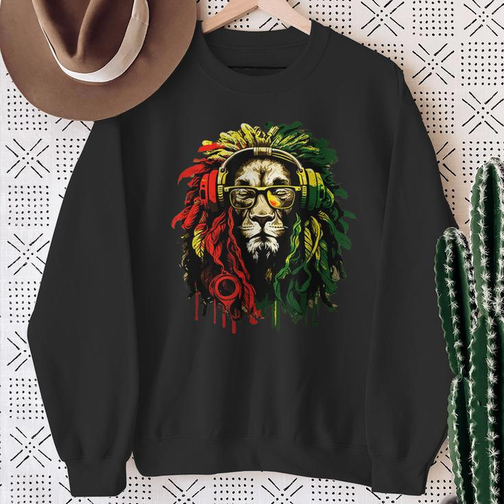 Rasta Reggae Music Headphones Hippie Reggae Lion Of Judah Sweatshirt Gifts for Old Women
