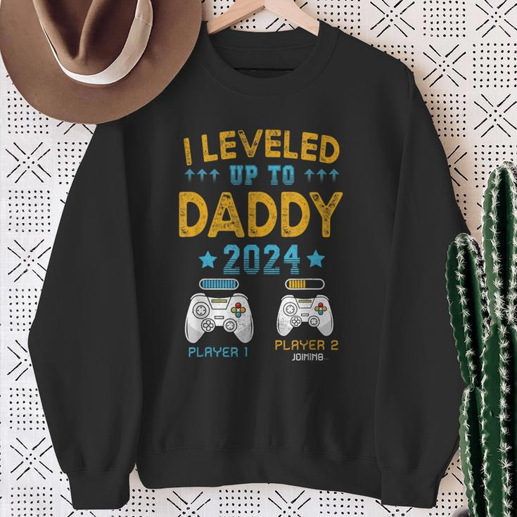 Retro I Leveled Up To Daddy 2024 First Time Dad Sweatshirt Gifts for Old Women