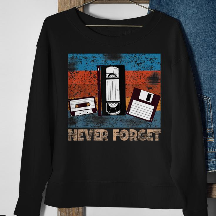 Retro Musik Kassette & Floppy Disk Sweatshirt in Schwarz für Nostalgiker Geschenke für alte Frauen