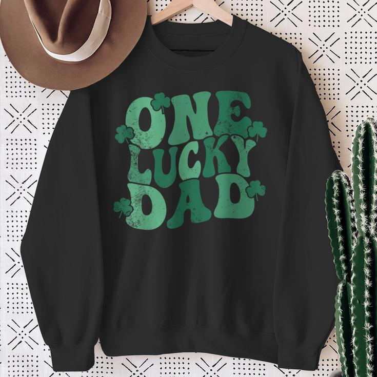 Retro One Lucky Dad St Patrick's Day Dad One Lucky Daddy Sweatshirt Gifts for Old Women