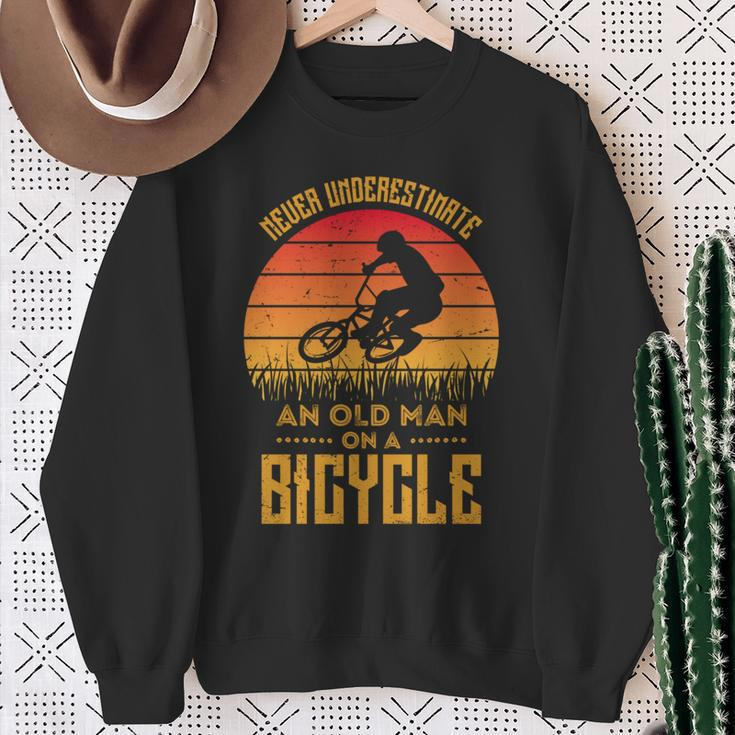 Retro Never Underestimate An Old Man On A Bicycle Sweatshirt Gifts for Old Women