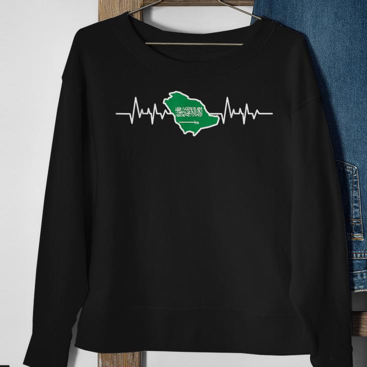 Saudi Flag Heartbeat Patriotic Saudi Arabia Sweatshirt Gifts for Old Women