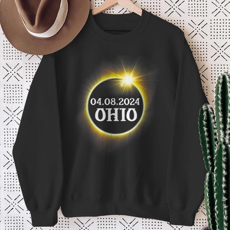 Solar Eclipse 2024 Ohio Usa State Totality Path Souvenir Sweatshirt Gifts for Old Women