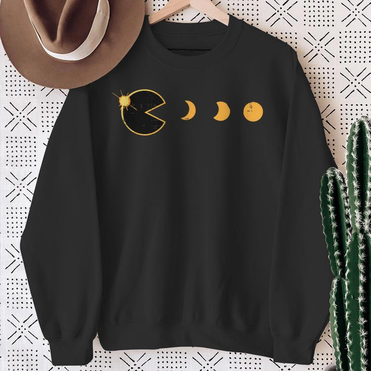 Solar Eclipse Gamer Eating Sun Retro Video Game Boys Kid Sweatshirt Gifts for Old Women