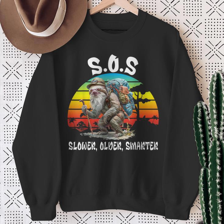 SOS Slower Older Smarter Wandern Faultier Abenteuer Sweatshirt Geschenke für alte Frauen