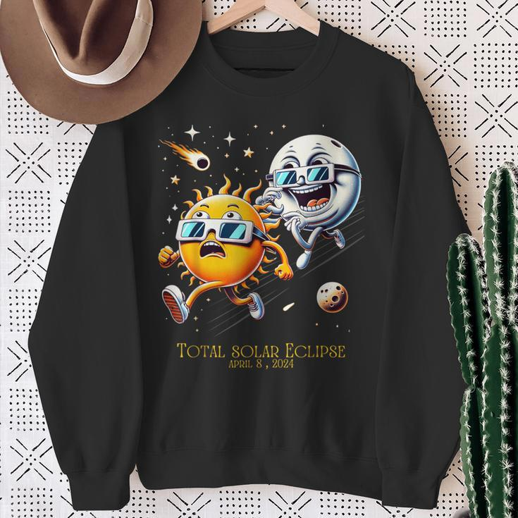 Sun Flees Moon Eclipse Chase Total Solar Eclipse 8-4-2024 Sweatshirt Gifts for Old Women