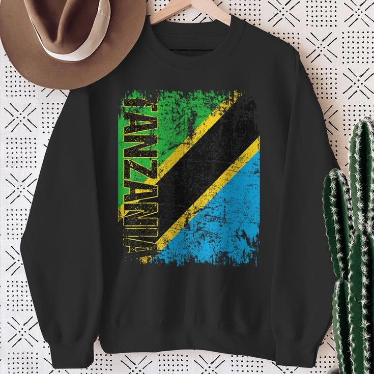 Tanzania Flag Vintage Distressed Tanzania Sweatshirt Gifts for Old Women