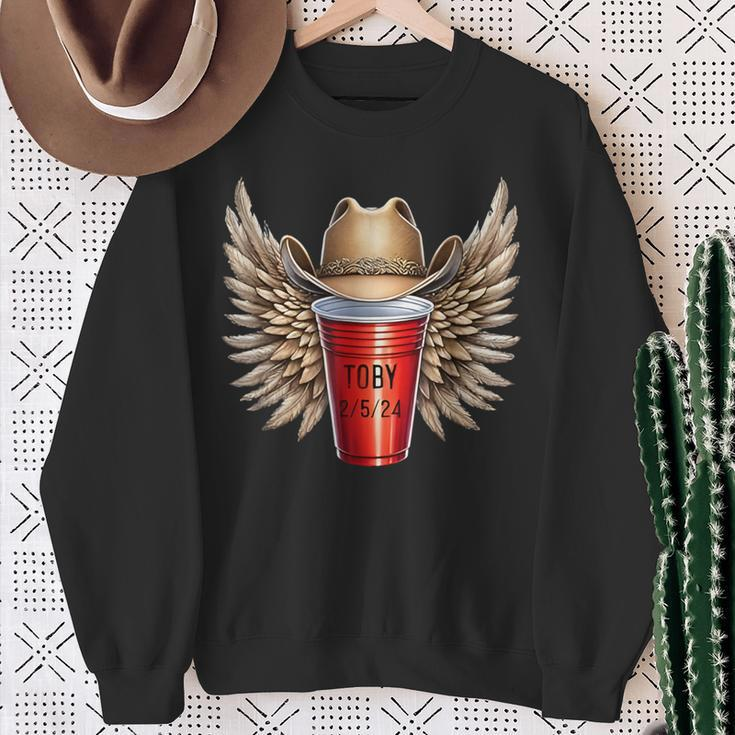 Tobi Red Solo Cup With Wings Cowboy Hat Sweatshirt Gifts for Old Women