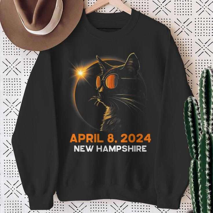 Total Solar Eclipse 2024 New Hampshire Cat Lover Glasses Sweatshirt Gifts for Old Women